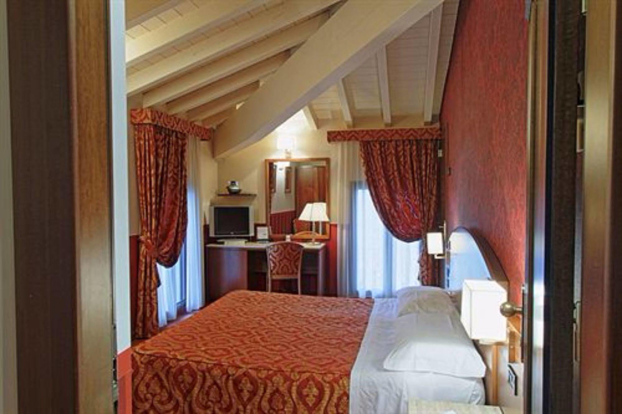 Savoia Hotel Country House Болонья Экстерьер фото